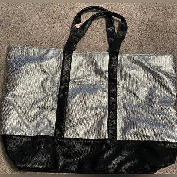 Victoria’s Secret Limited Edition large silver weekender bag w/ zipper top - Picture 4 of 9